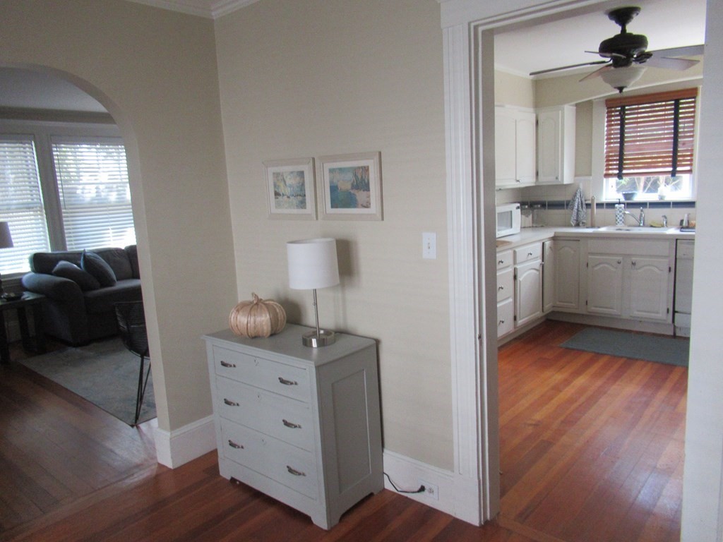 Salem, Massachusetts, 01970, United States, 4 Bedrooms Bedrooms, ,2 BathroomsBathrooms,Residential,For Sale,1846004
