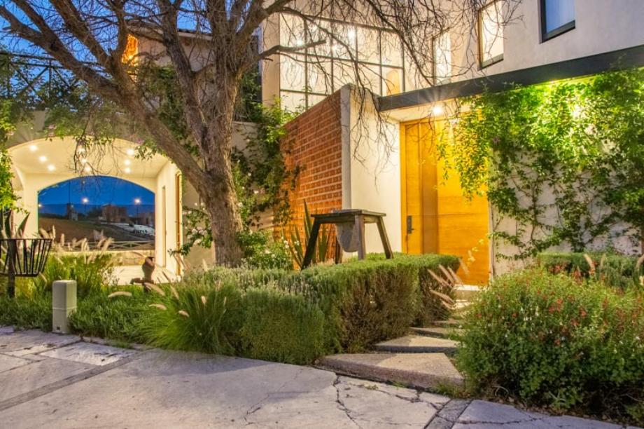 San Miguel de Allende, Guanajuato, 37893, Mexico, 4 Bedrooms Bedrooms, ,5 BathroomsBathrooms,Residential,For Sale,1918429