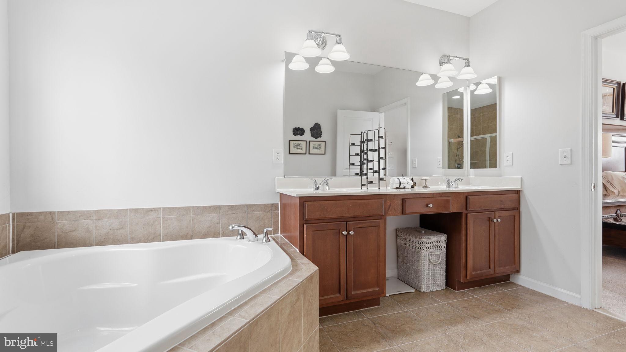 Woodbridge, Virginia, 22192, United States, 4 Bedrooms Bedrooms, ,4 BathroomsBathrooms,Residential,For Sale,2005725