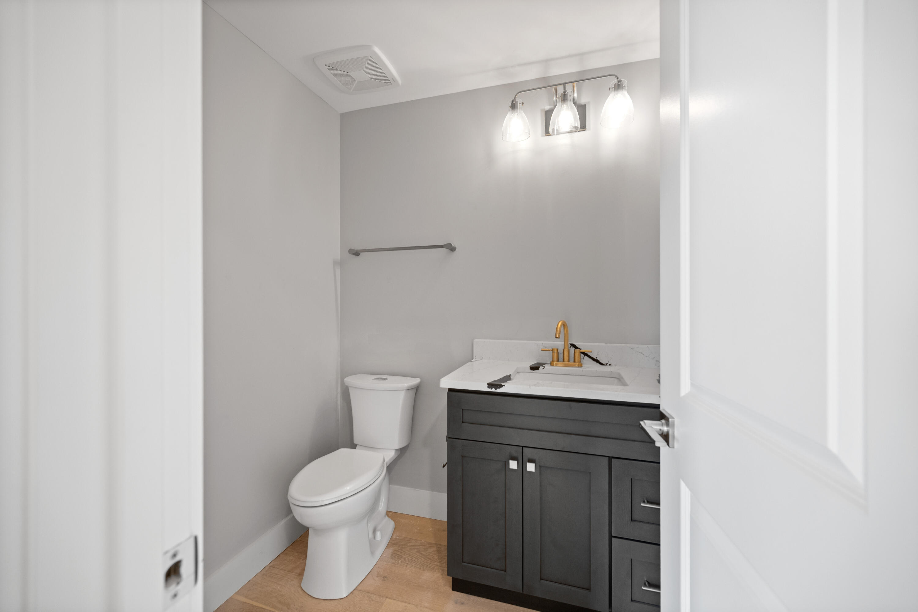 Dayton, Kentucky, 41074, United States, 2 Bedrooms Bedrooms, ,3 BathroomsBathrooms,Residential,For Sale,1995774