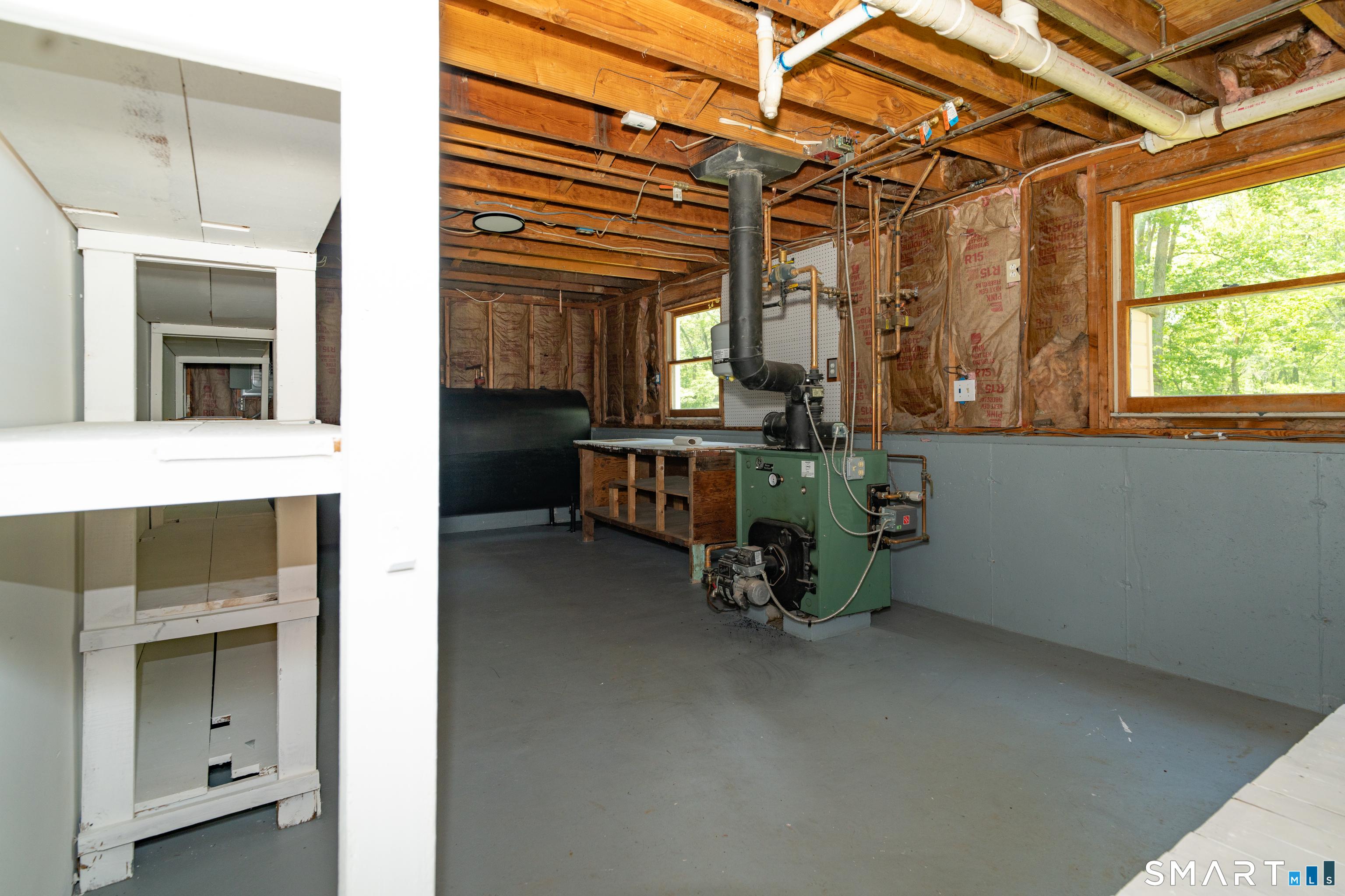 476, Connecticut, 06378, United States, 3 Bedrooms Bedrooms, ,2 BathroomsBathrooms,Residential,For Sale,2025073