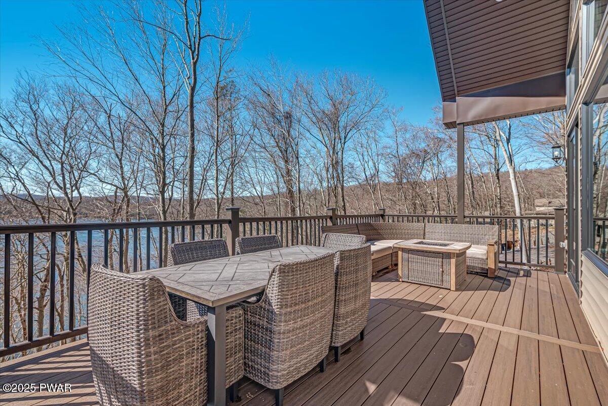 Lake Ariel, Pennsylvania, 18436, United States, 6 Bedrooms Bedrooms, ,4 BathroomsBathrooms,Residential,For Sale,2005698