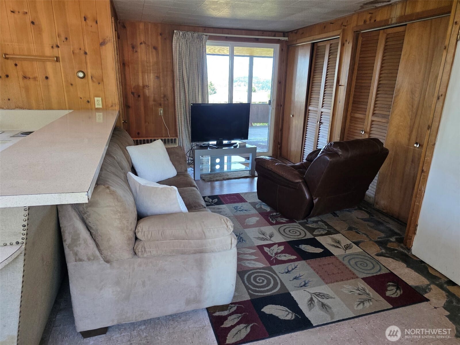 Tacoma, Washington, 98465, United States, 3 Bedrooms Bedrooms, ,2 BathroomsBathrooms,Residential,For Sale,1829131