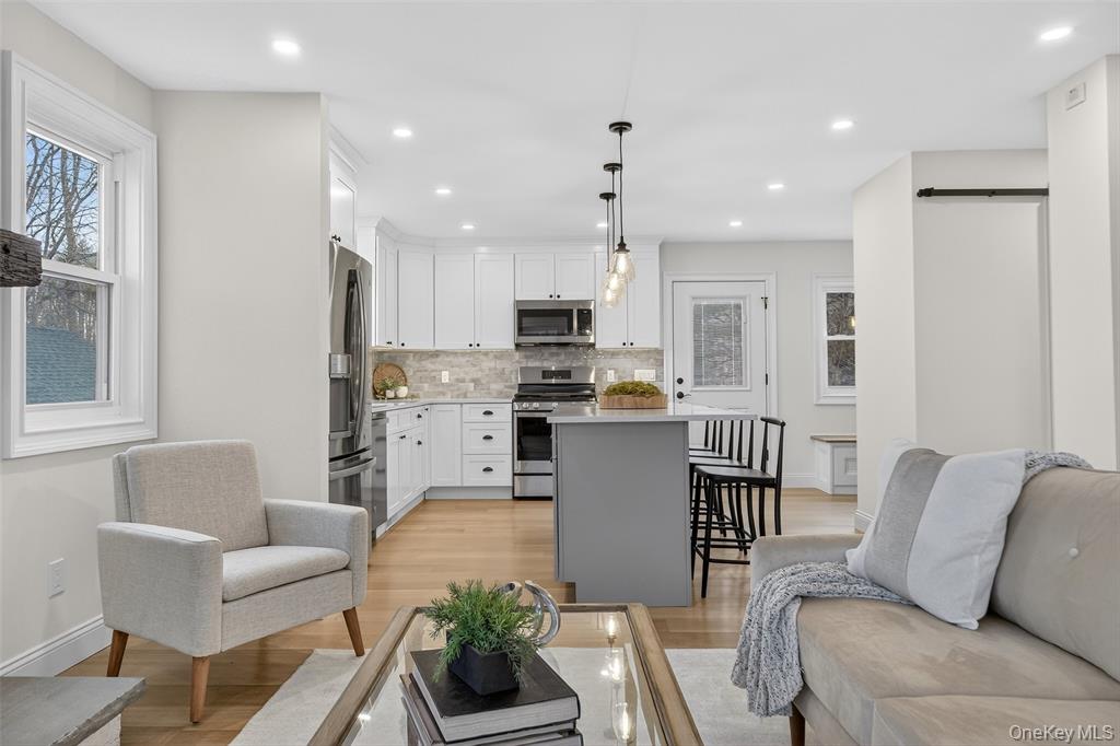 Hopewell Junction, New York, 12533, United States, 2 Bedrooms Bedrooms, ,4 BathroomsBathrooms,Residential,For Sale,2006388