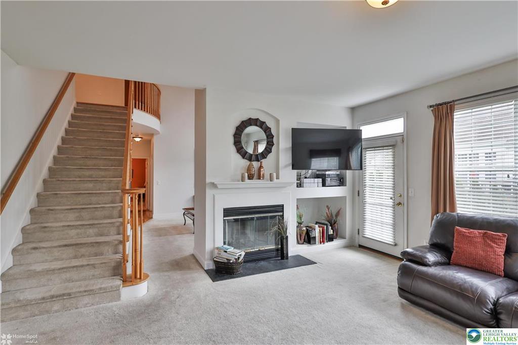 Easton, Pennsylvania, 18040, United States, 4 Bedrooms Bedrooms, ,3 BathroomsBathrooms,Residential,For Sale,1984149