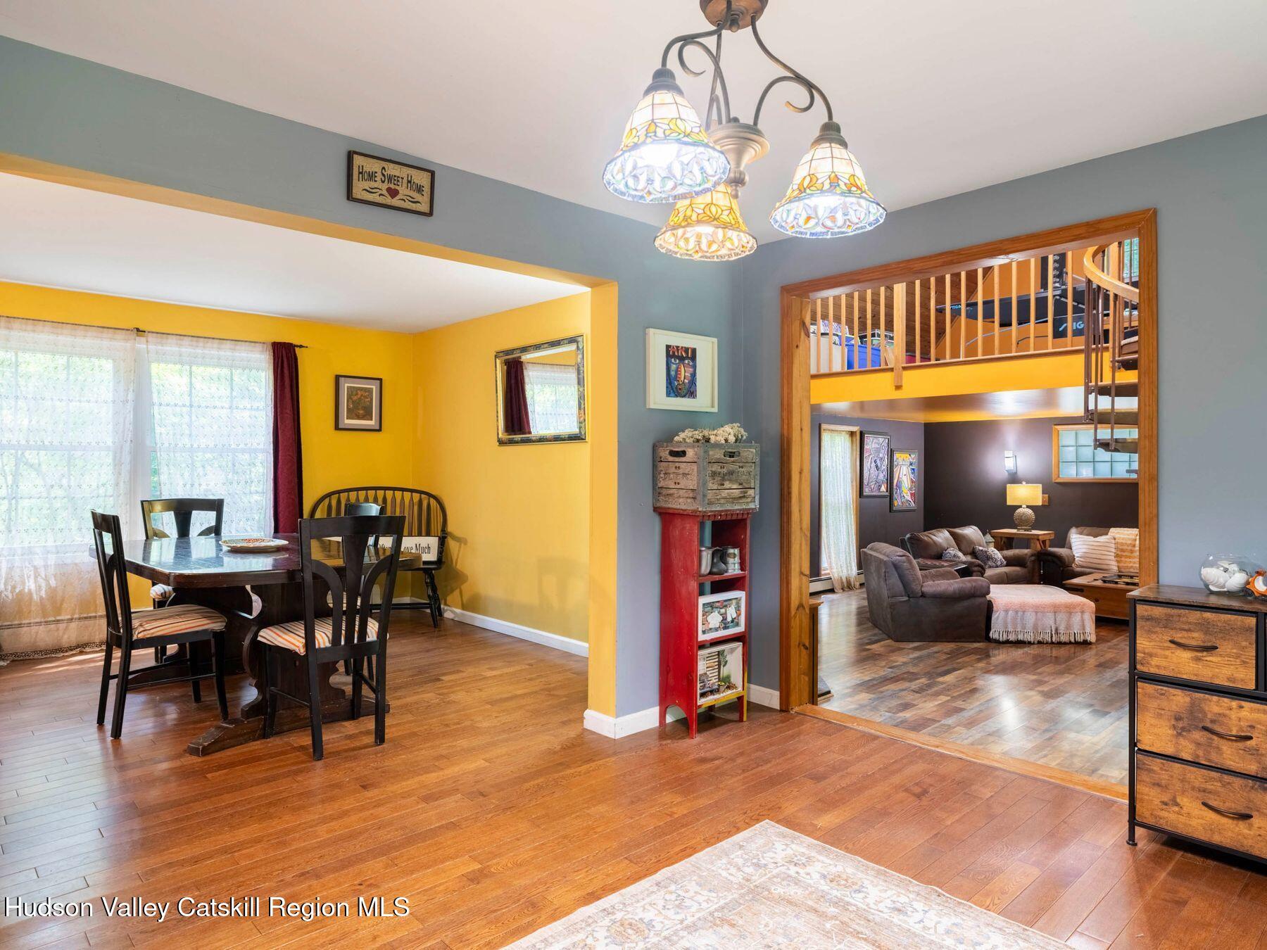 New Paltz, New York, 12561, United States, 4 Bedrooms Bedrooms, ,3 BathroomsBathrooms,Residential,For Sale,1849625