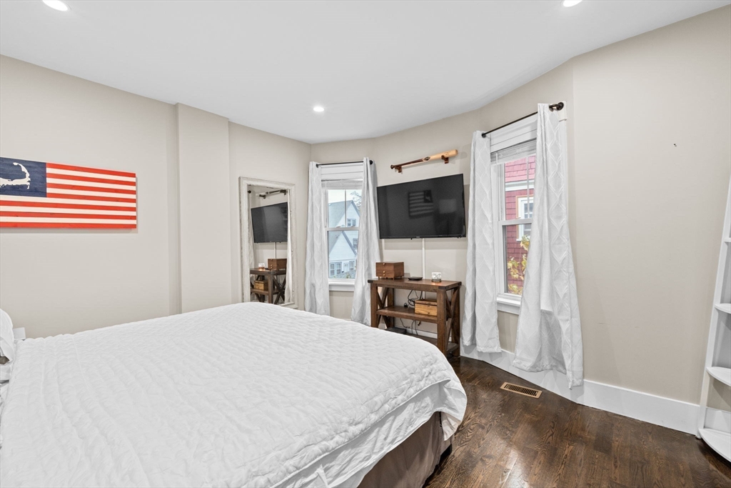 Boston, Massachusetts, 02124, United States, 3 Bedrooms Bedrooms, ,3 BathroomsBathrooms,Residential,For Sale,1990964