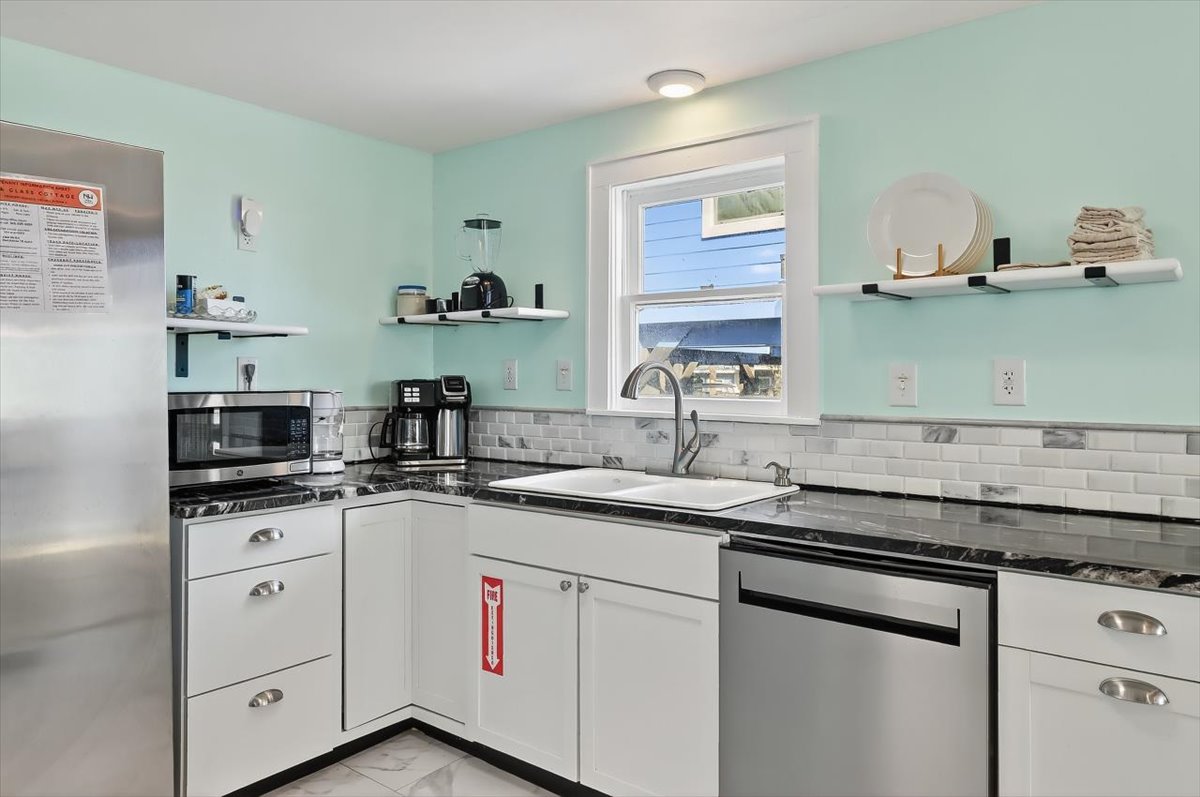 Port Aransas, Texas, 78373, United States, 3 Bedrooms Bedrooms, ,2 BathroomsBathrooms,Residential,For Sale,1973811