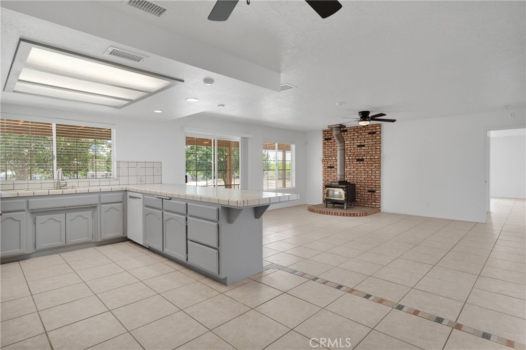 Phelan, California, 92371, United States, 3 Bedrooms Bedrooms, ,3 BathroomsBathrooms,Residential,For Sale,1881862