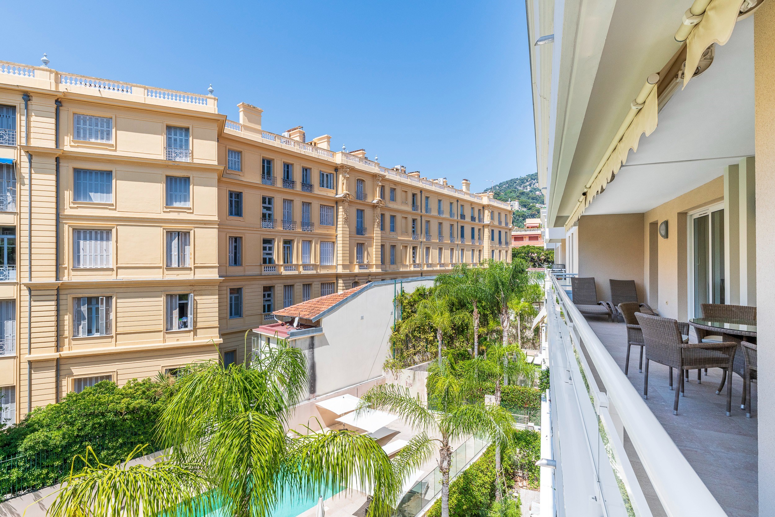  Beaulieu-sur-Mer elegant 141.45 sqm apartment with terrace and pool in a modern… - 物件實景