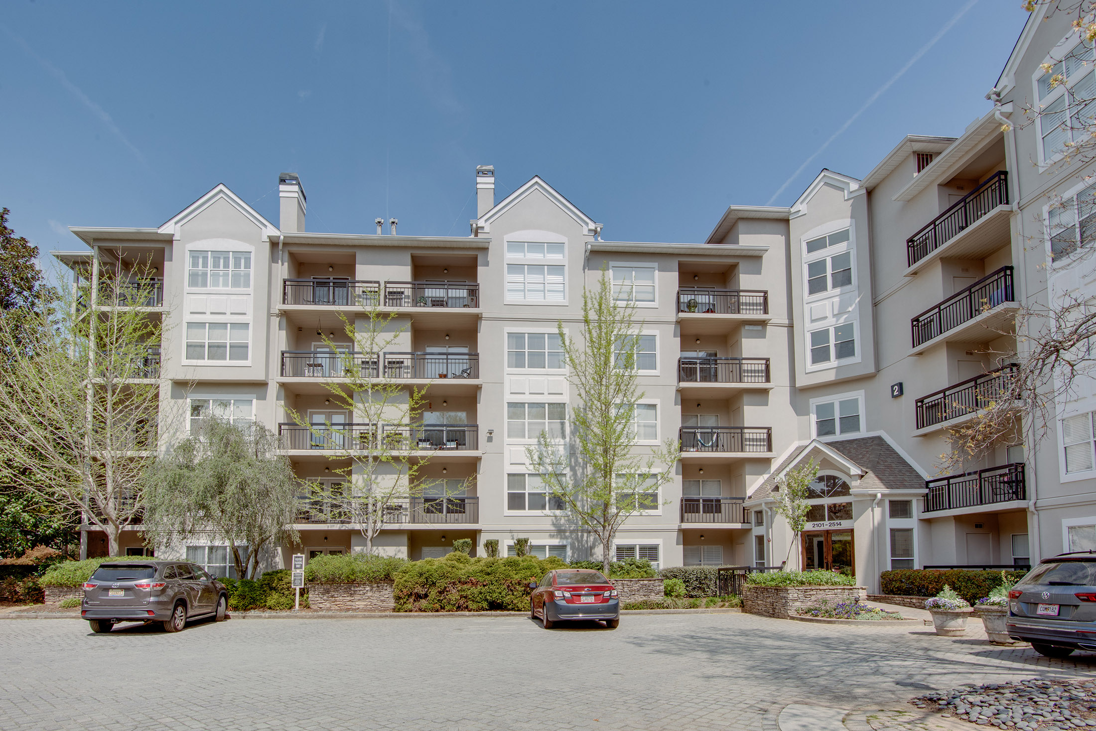  Spacious Corner Unit Condo in Resort-Style Community - 物件實景