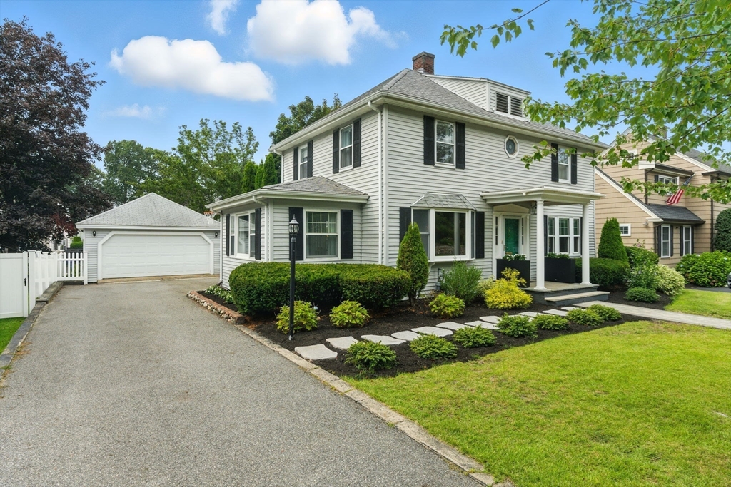 Stoneham, Massachusetts, 02180, United States, 3 Bedrooms Bedrooms, ,2 BathroomsBathrooms,Residential,For Sale,1939949