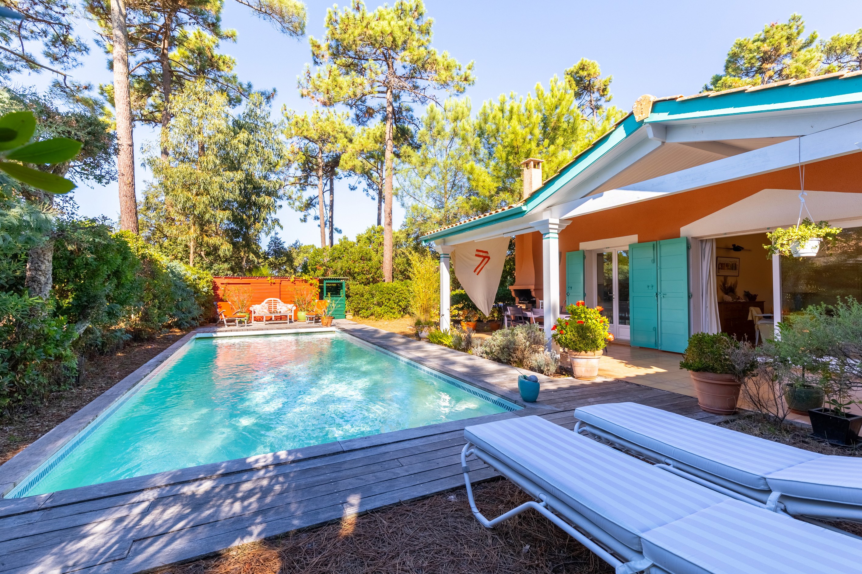 LES VALLONS DU FERRET – SINGLE-LEVEL HOUSE WITH SWIMMING POOL IN A QUIET LOCATI… - 物件實景