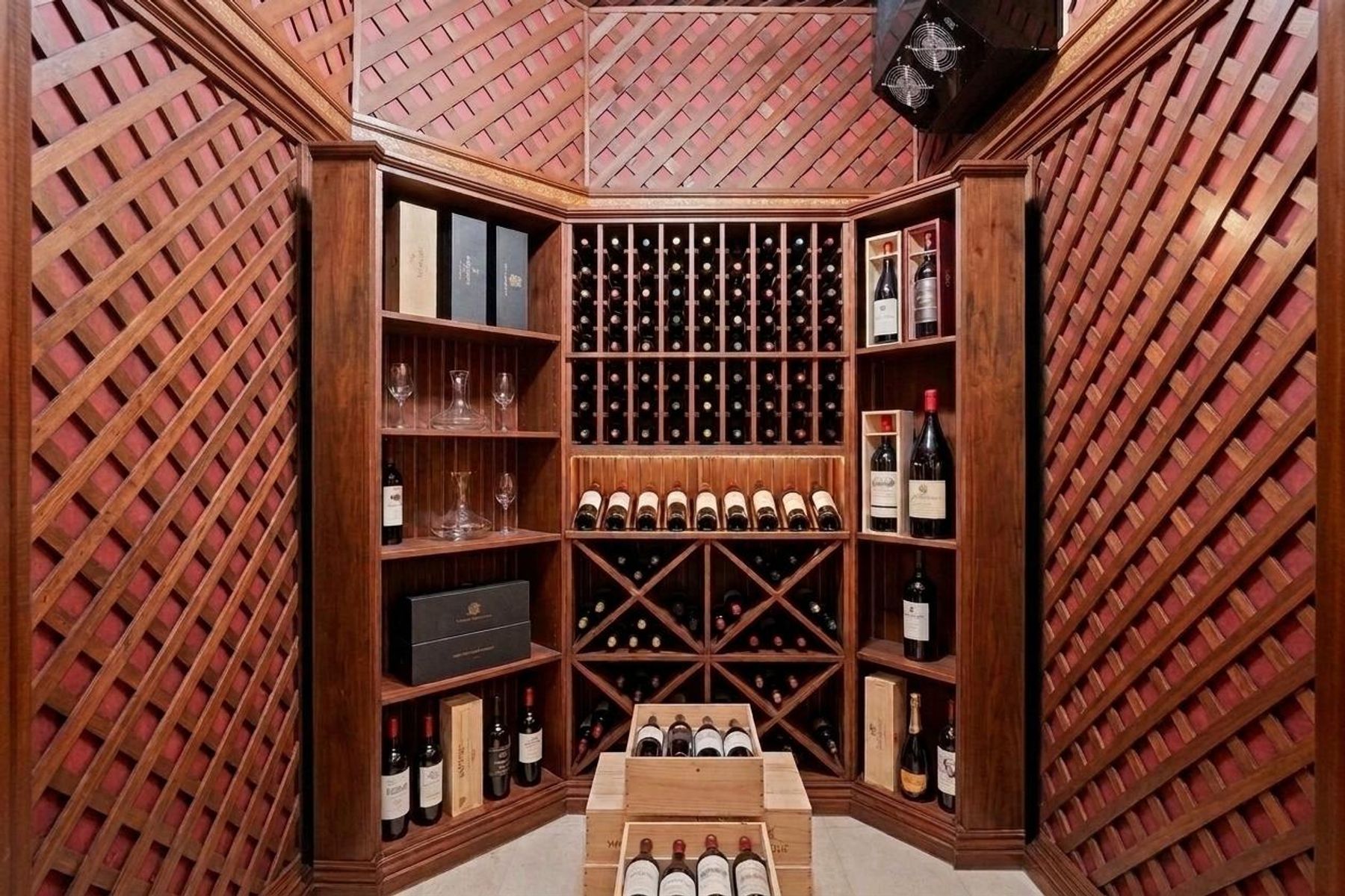  Ideal Blend of Space, Setting and Livability - 物件實景