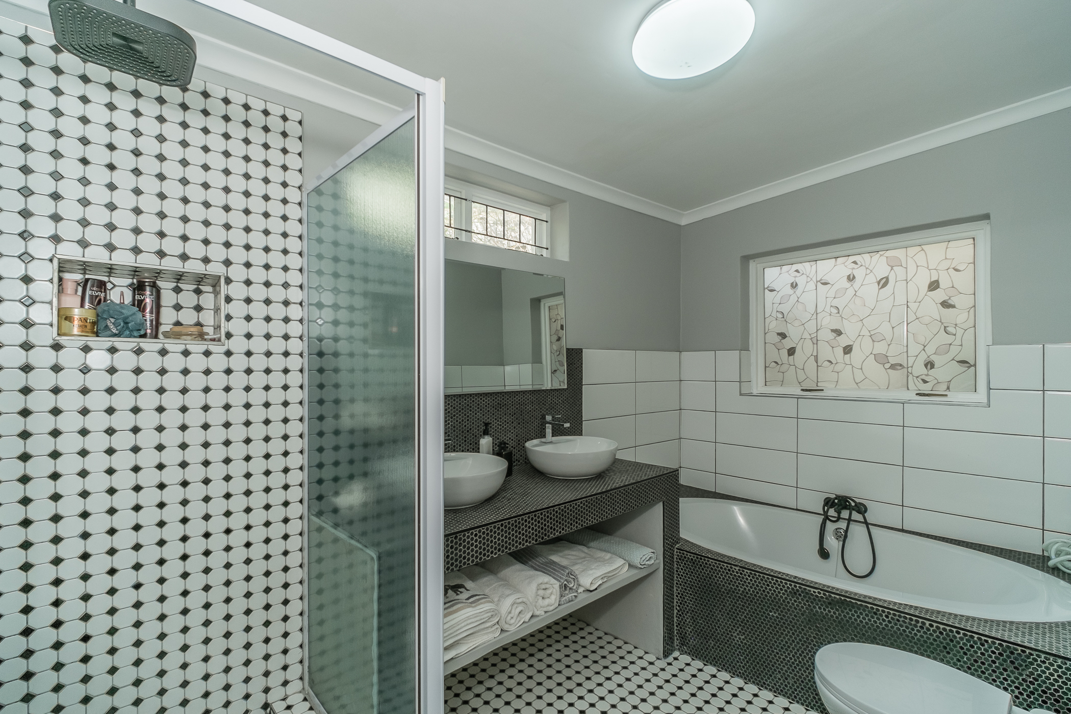  COASTAL LIVING IN THE HEART OF IMHOFF
