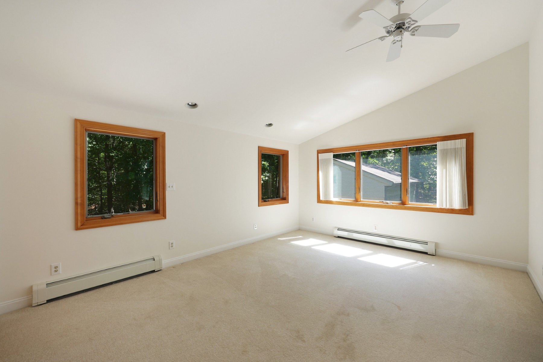  Custom Home Offers Space Versatility and Refined Comfort - 物件實景