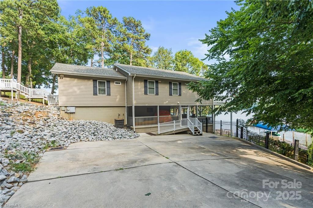 New London, North Carolina, 28127, United States, 3 Bedrooms Bedrooms, ,2 BathroomsBathrooms,Residential,For Sale,1827846