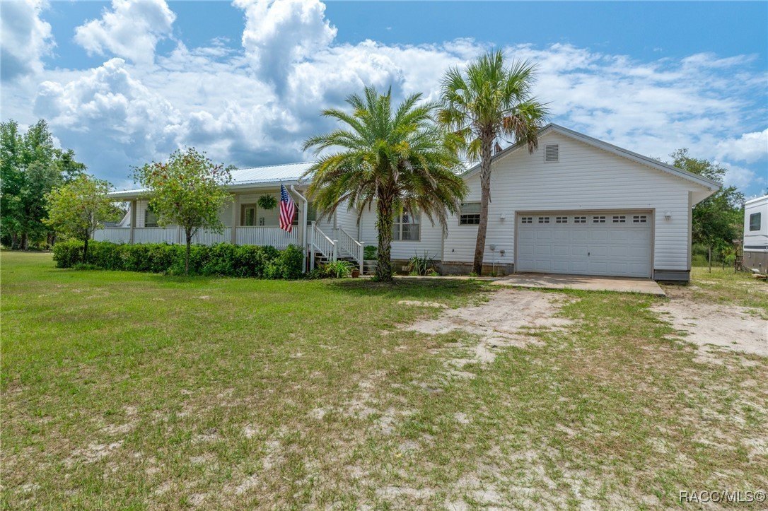 Crystal River, Florida, 34428, United States, 3 Bedrooms Bedrooms, ,3 BathroomsBathrooms,Residential,For Sale,1977079