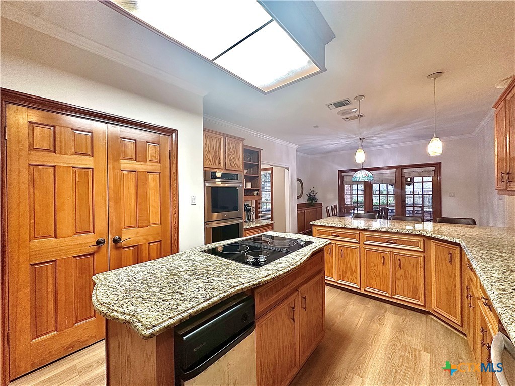 Victoria, Texas, 77904, United States, 4 Bedrooms Bedrooms, ,4 BathroomsBathrooms,Residential,For Sale,1989568