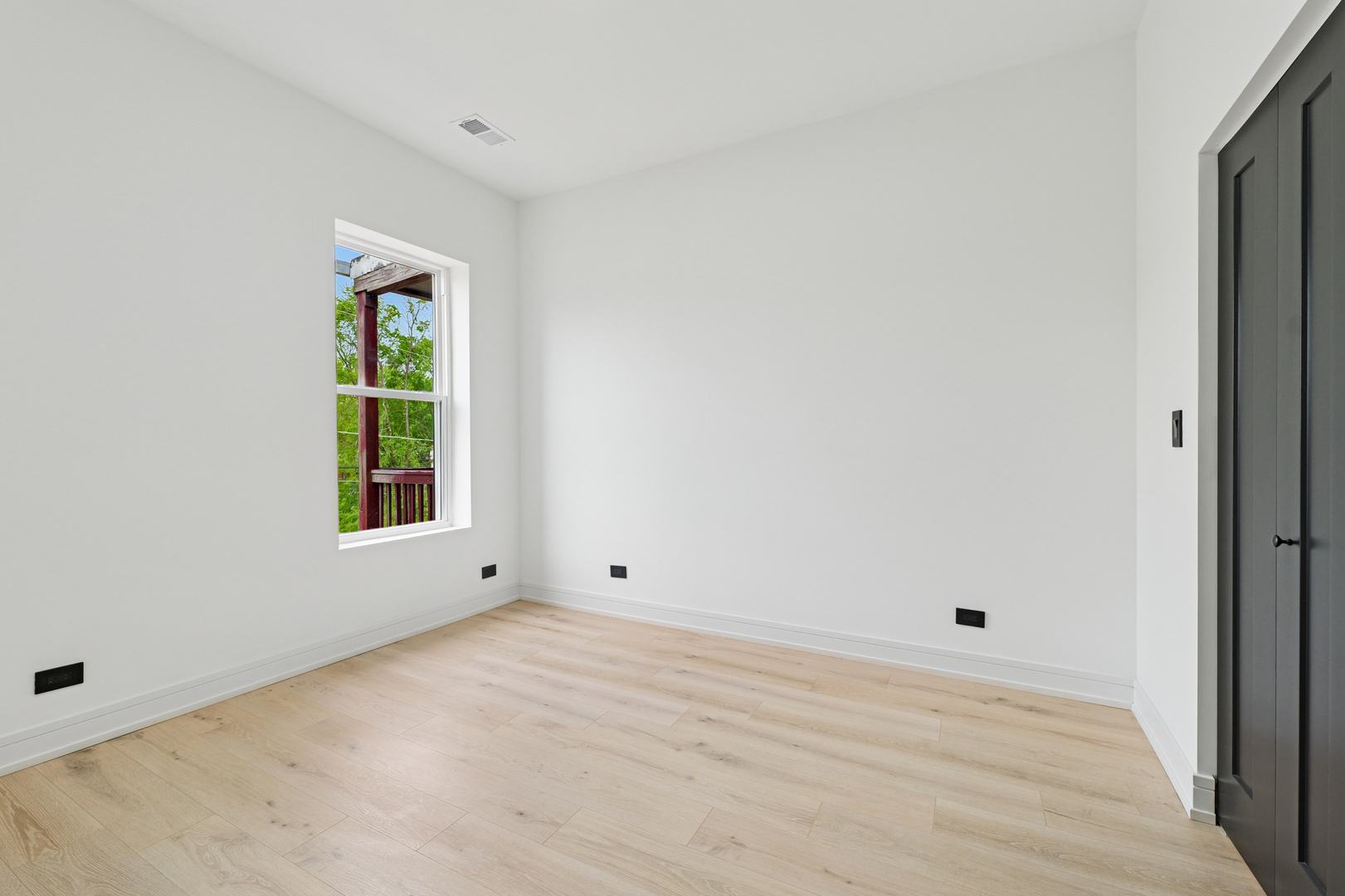 Chicago, Illinois, 60637, United States, 7 Bedrooms Bedrooms, ,Residential,For Sale,1917377