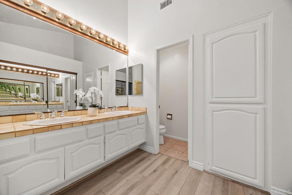 Carlsbad, California, 92011, United States, 3 Bedrooms Bedrooms, ,2 BathroomsBathrooms,Residential,For Sale,1941594