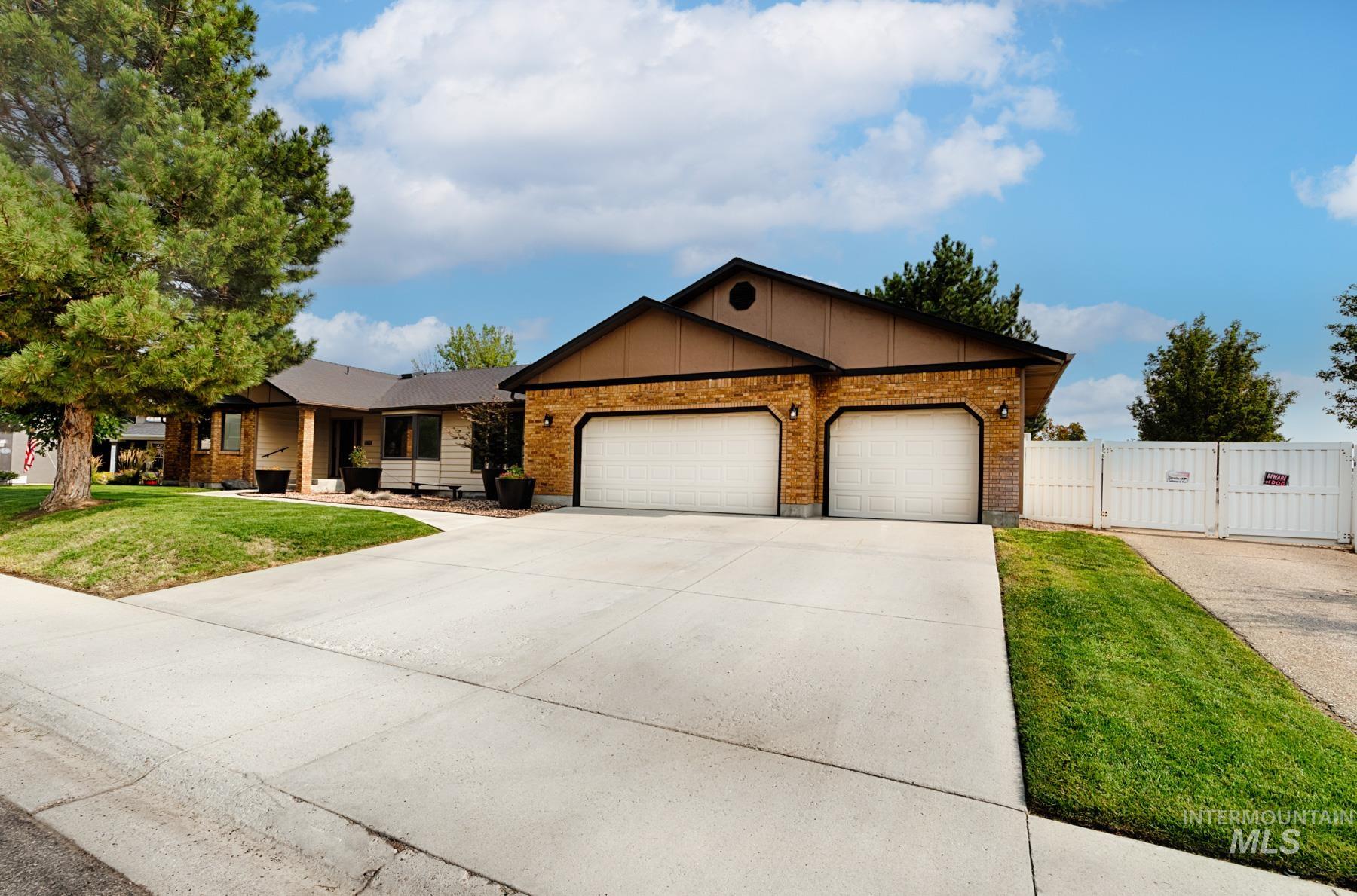 Kuna, Idaho, 83634, United States, 6 Bedrooms Bedrooms, ,4 BathroomsBathrooms,Residential,For Sale,1950984