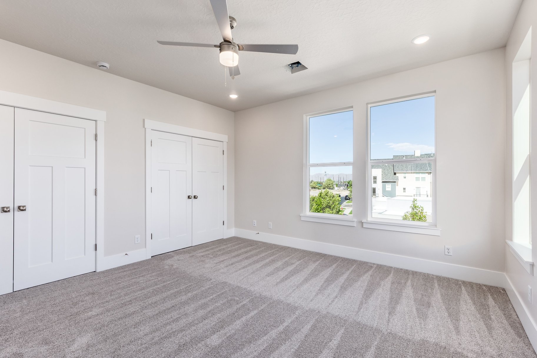  End-Unit Manhattan Floor Plan at The Ridge at Spanish - 物件實景