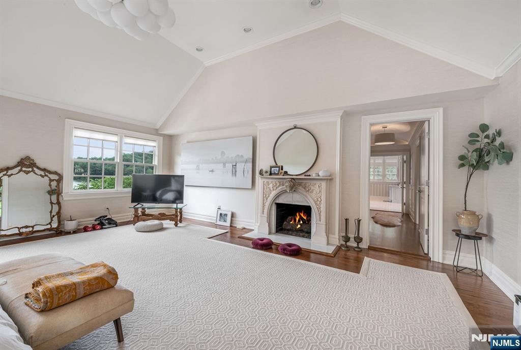 Franklin Lakes, New Jersey, 07417, United States, 6 Bedrooms Bedrooms, ,7 BathroomsBathrooms,Residential,For Sale,1903757