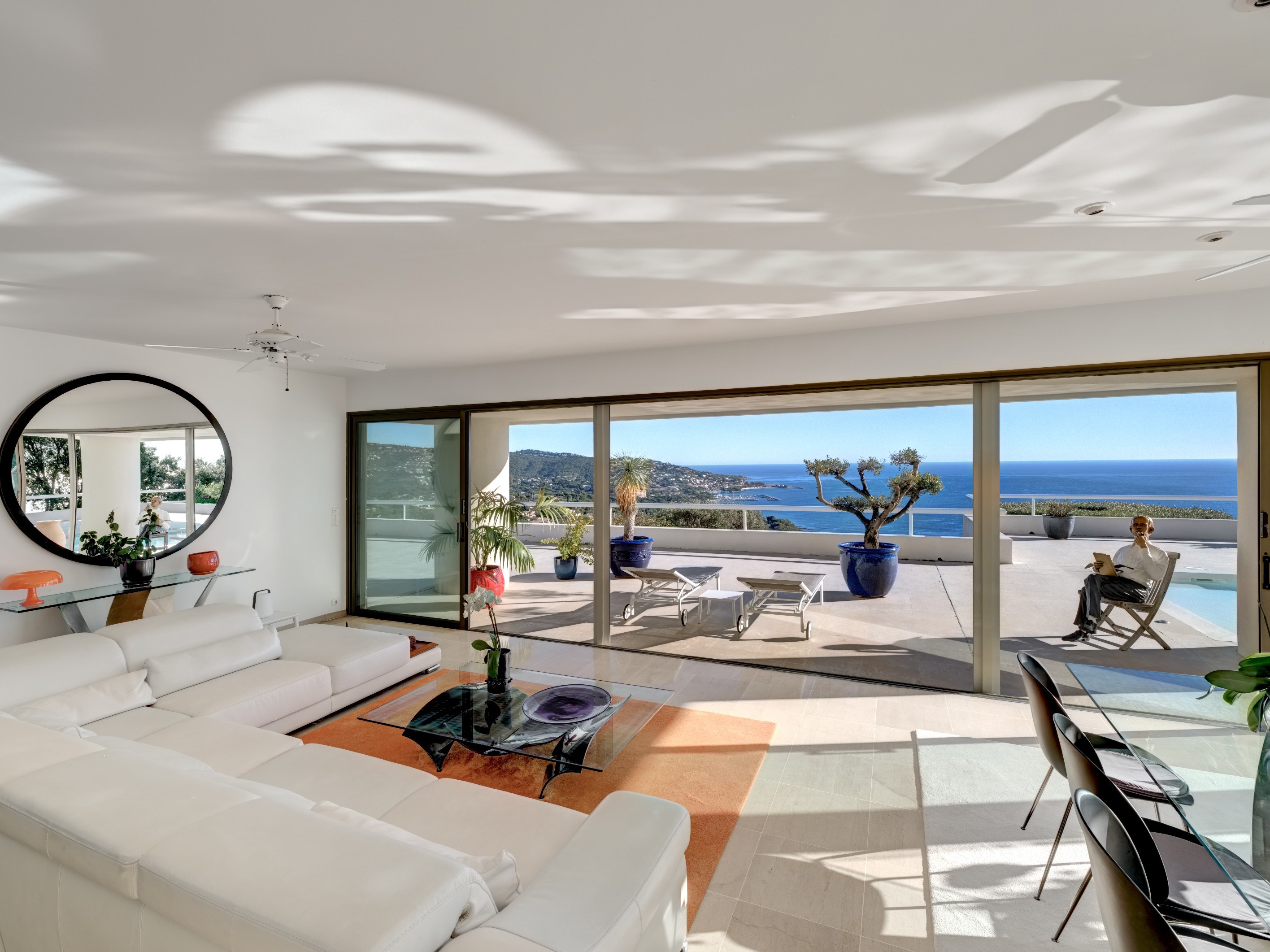  Contemporary villa with panoramic sea view for sale in Sainte-Maxime - 物件實景