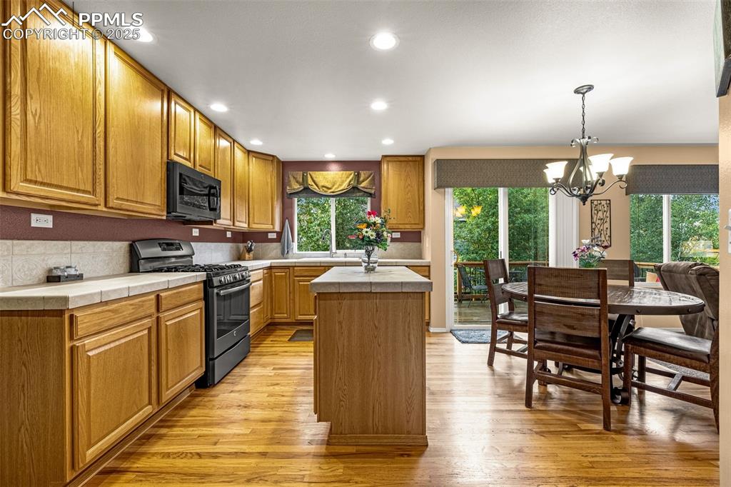 Monument, Colorado, 80132, United States, 5 Bedrooms Bedrooms, ,4 BathroomsBathrooms,Residential,For Sale,1988171