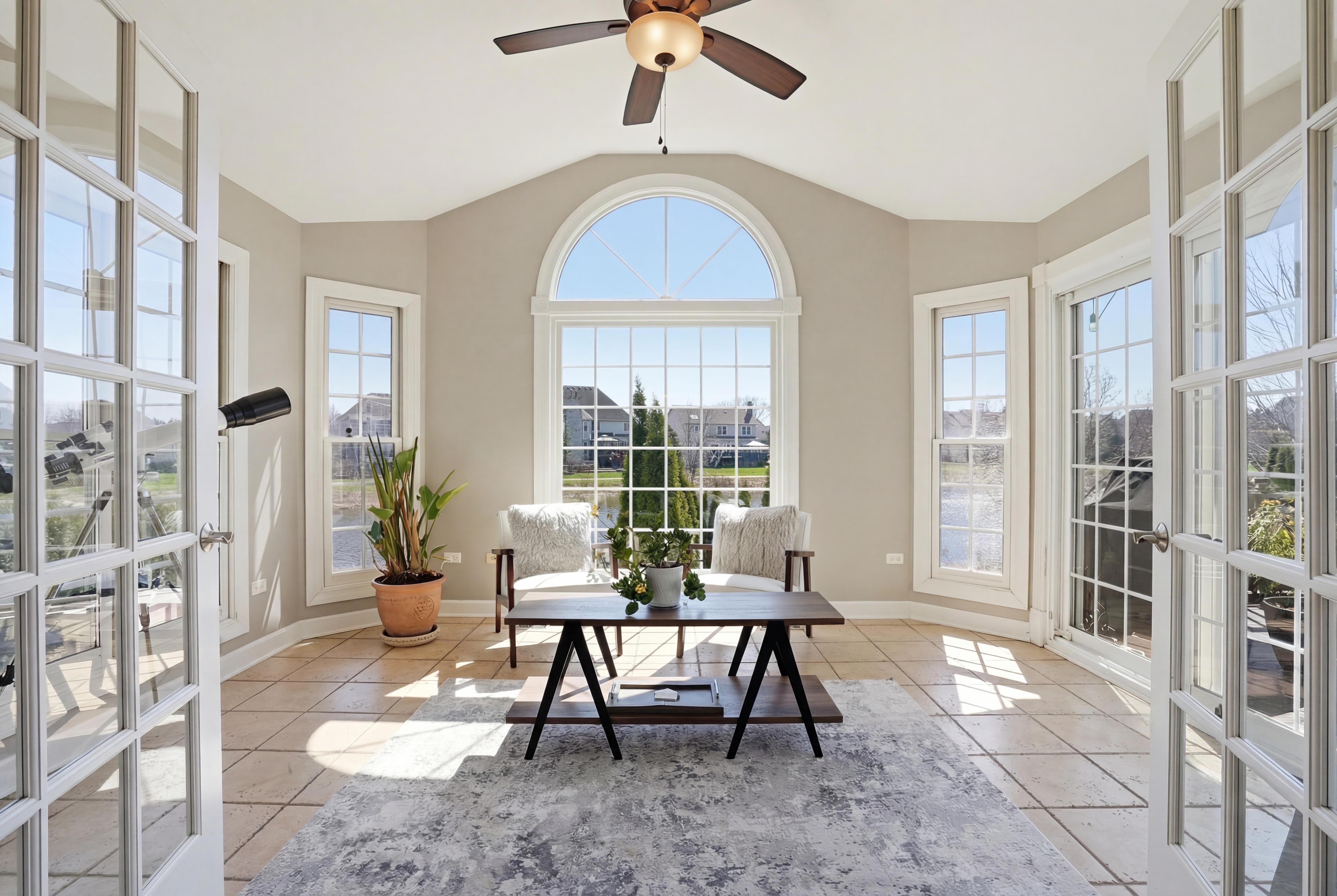  The Crown Jewel of Tall Grass: Waterfront Privacy Meets the Ultimate Layout - 物件實景