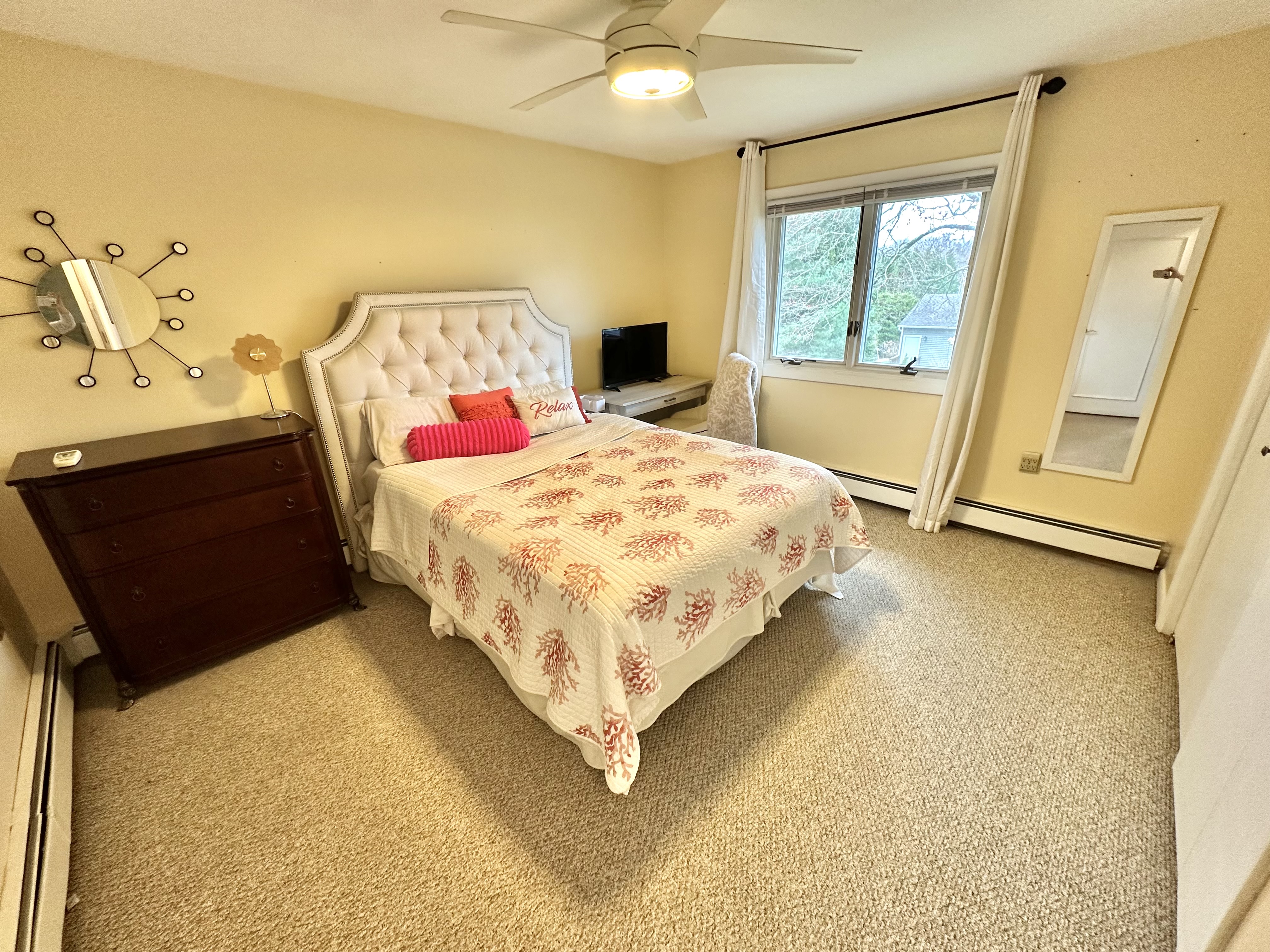 Narragansett, Rhode Island, 02882, United States, 4 Bedrooms Bedrooms, ,2 BathroomsBathrooms,Residential,For Sale,2049265