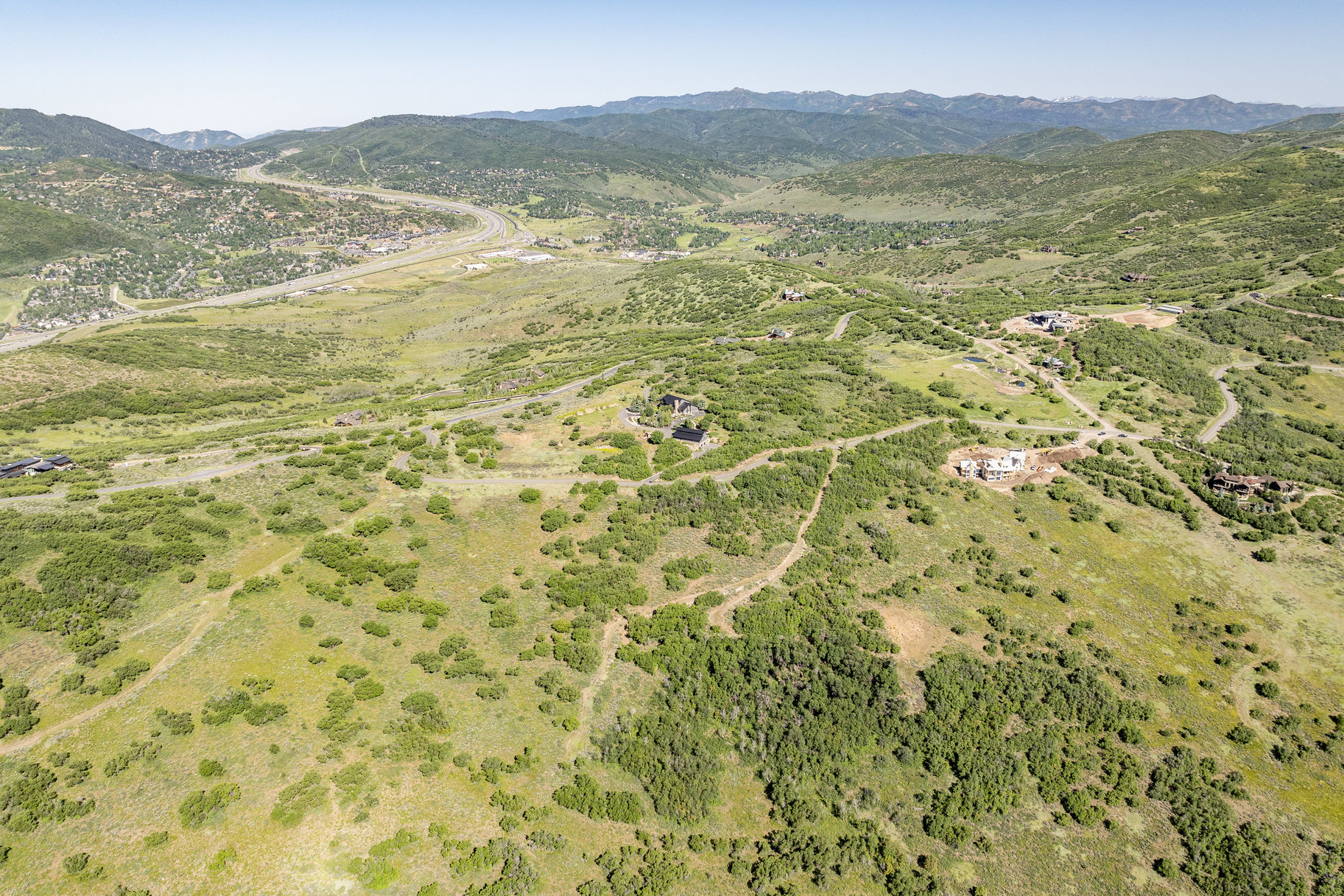  Privacy, Mountain Views, Downhill Build and Build up to Four Structures - 物件實景