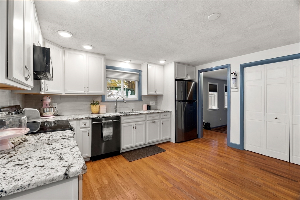 Swampscott, Massachusetts, 01907, United States, 4 Bedrooms Bedrooms, ,2 BathroomsBathrooms,Residential,For Sale,1989409