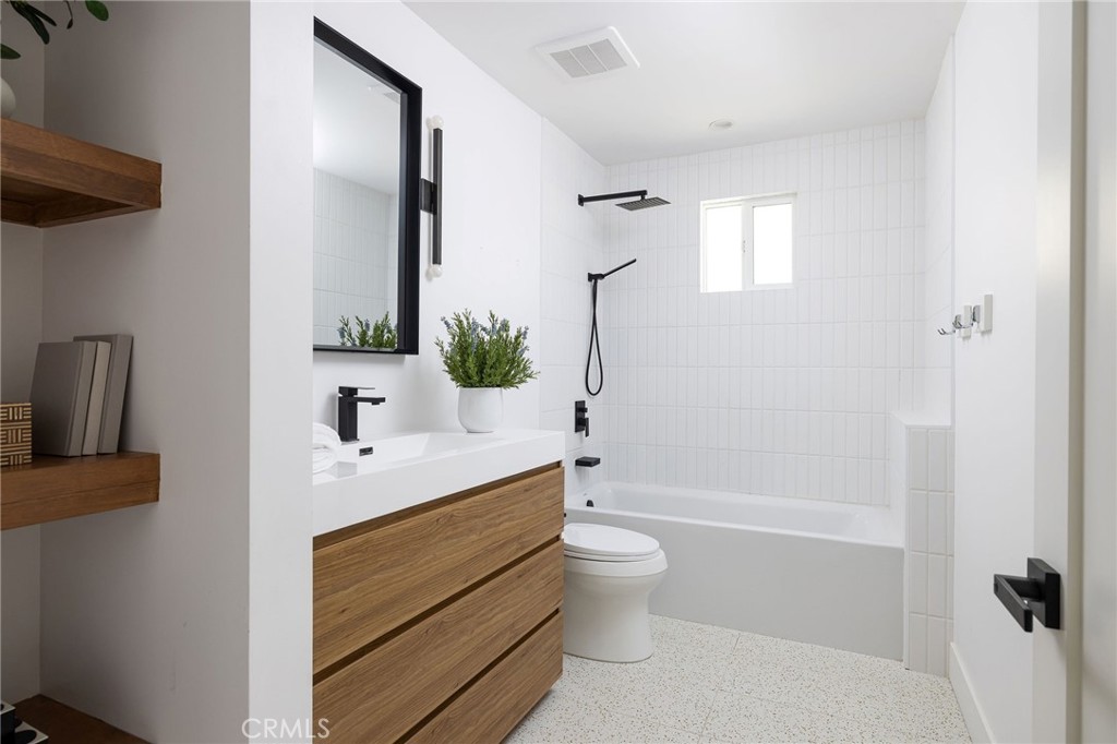 Seal Beach, California, 90740, United States, 5 Bedrooms Bedrooms, ,3 BathroomsBathrooms,Residential,For Sale,1988000