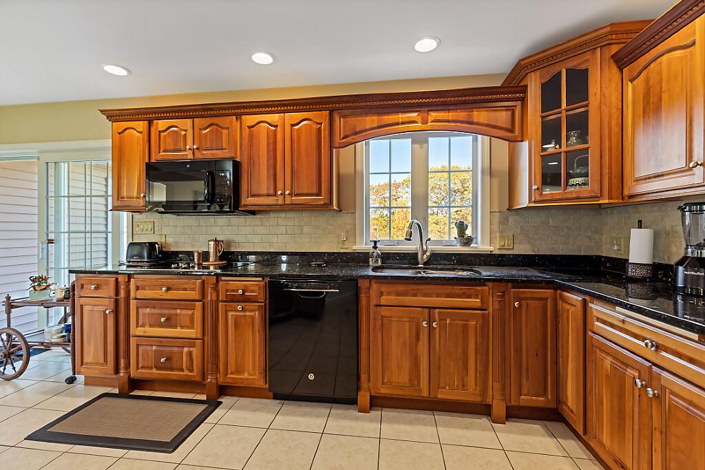 Waterville, Maine, 04901, United States, 4 Bedrooms Bedrooms, ,3 BathroomsBathrooms,Residential,For Sale,1993440