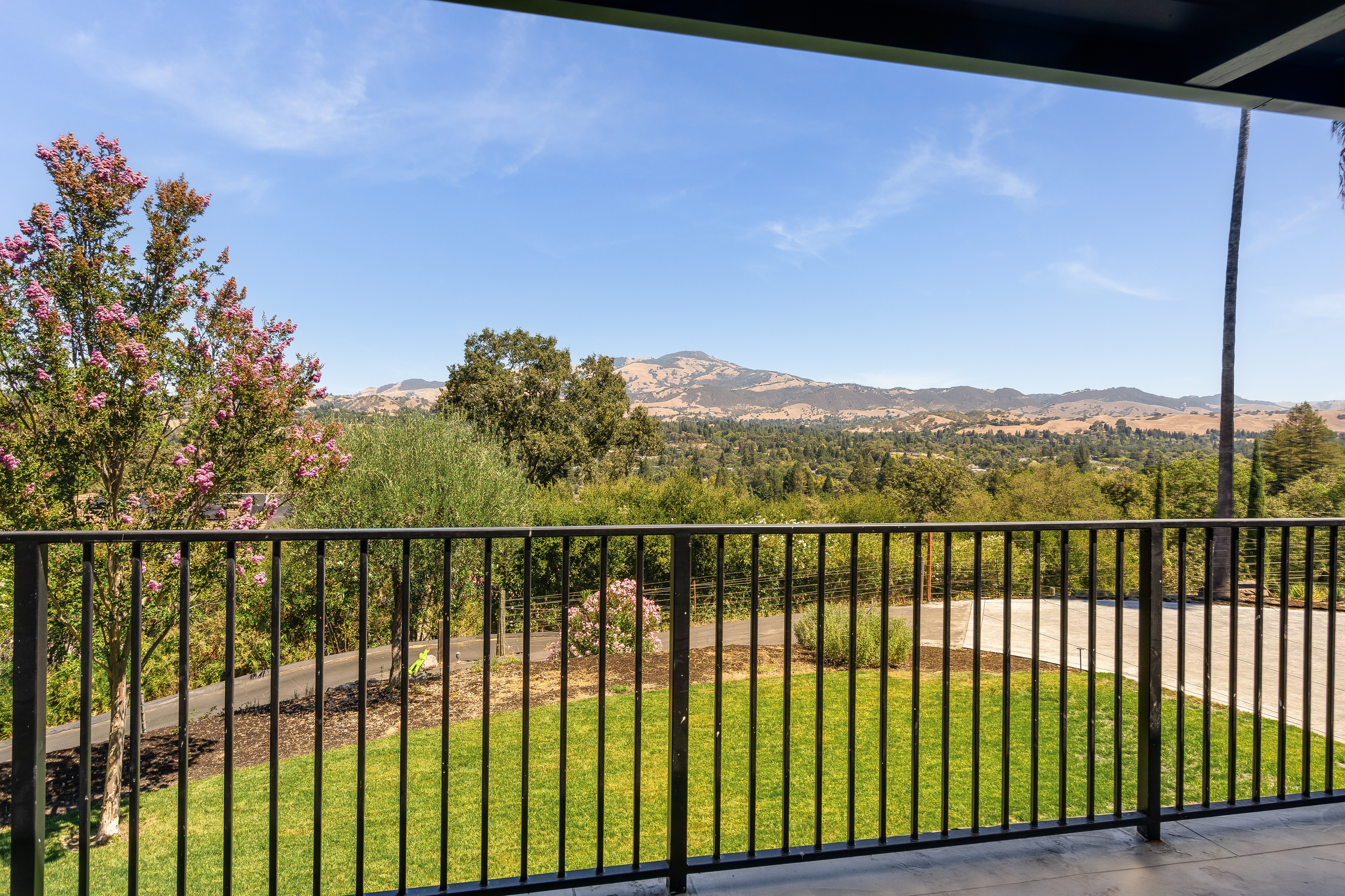  The Best of Montcrest: Westside Danville’s  “Home on Top of the Ridge? - 物件實景