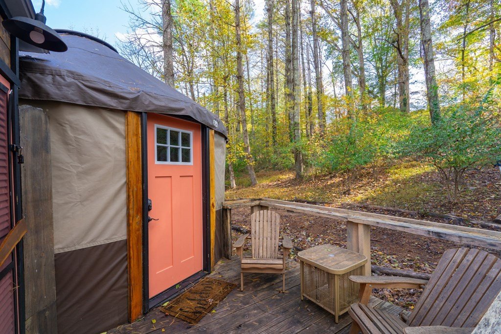 Brasstown, North Carolina, 28902, United States, 3 Bedrooms Bedrooms, ,3 BathroomsBathrooms,Residential,For Sale,1986118