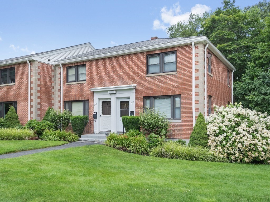 Waltham, Massachusetts, 02452, United States, 2 Bedrooms Bedrooms, ,2 BathroomsBathrooms,Residential,For Sale,1902655