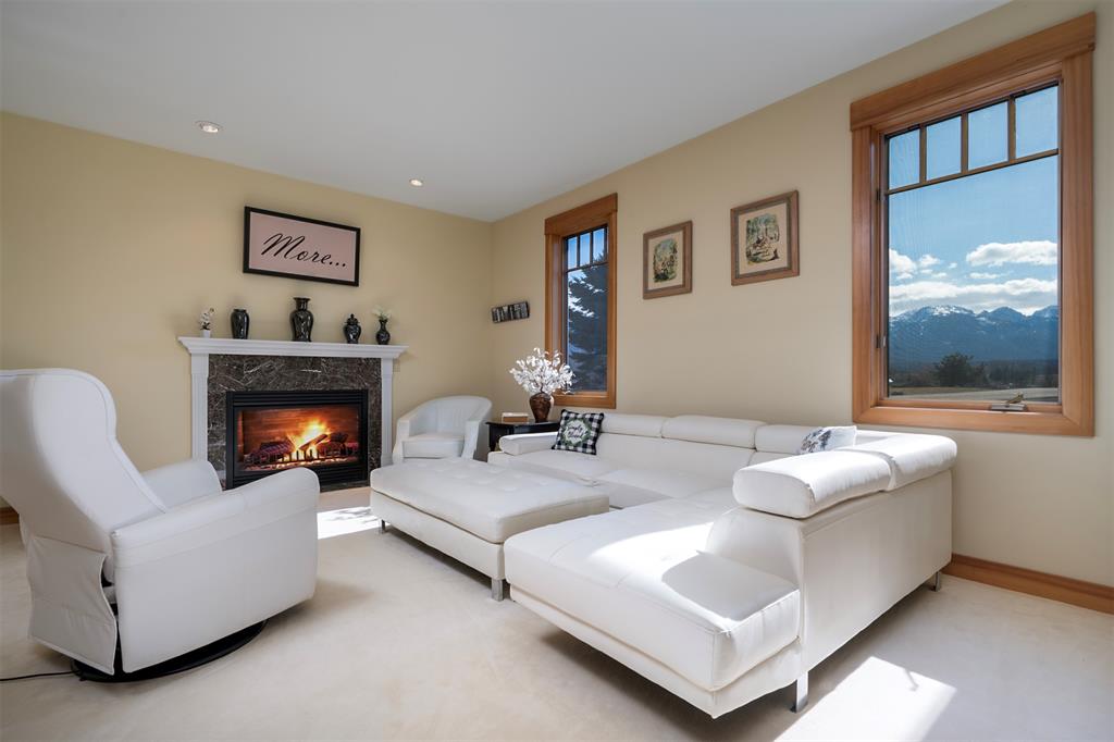 Polson, Montana, 59860, United States, 4 Bedrooms Bedrooms, ,4 BathroomsBathrooms,Residential,For Sale,1930633
