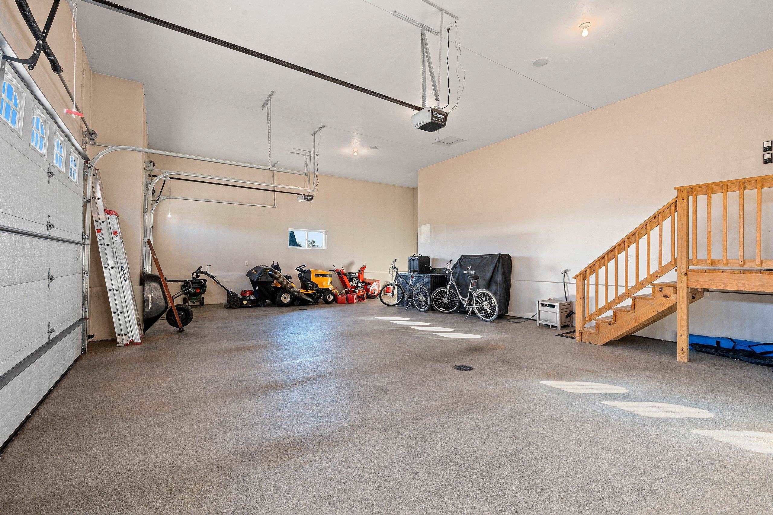 NEENAH, Wisconsin, 54956, United States, 3 Bedrooms Bedrooms, ,3 BathroomsBathrooms,Residential,For Sale,1986561