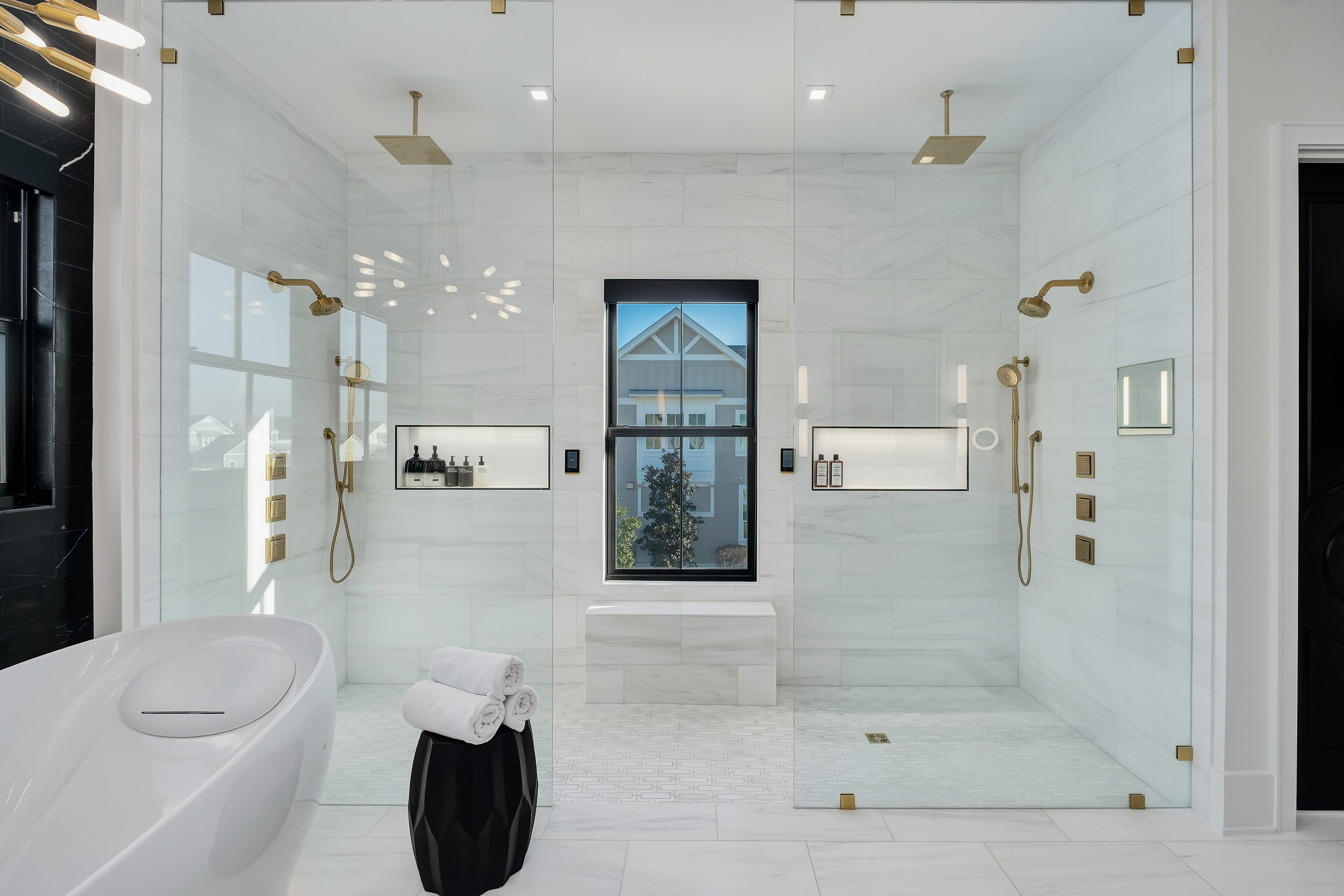  Private Composed Estate With Pond Views, Carriage House And Outdoor Oasis - 物件實景