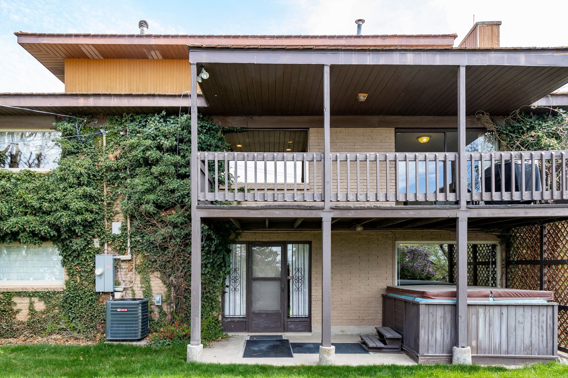  Solid Olympus Cove 2 Story With Mountain and Valley Views - 物件實景