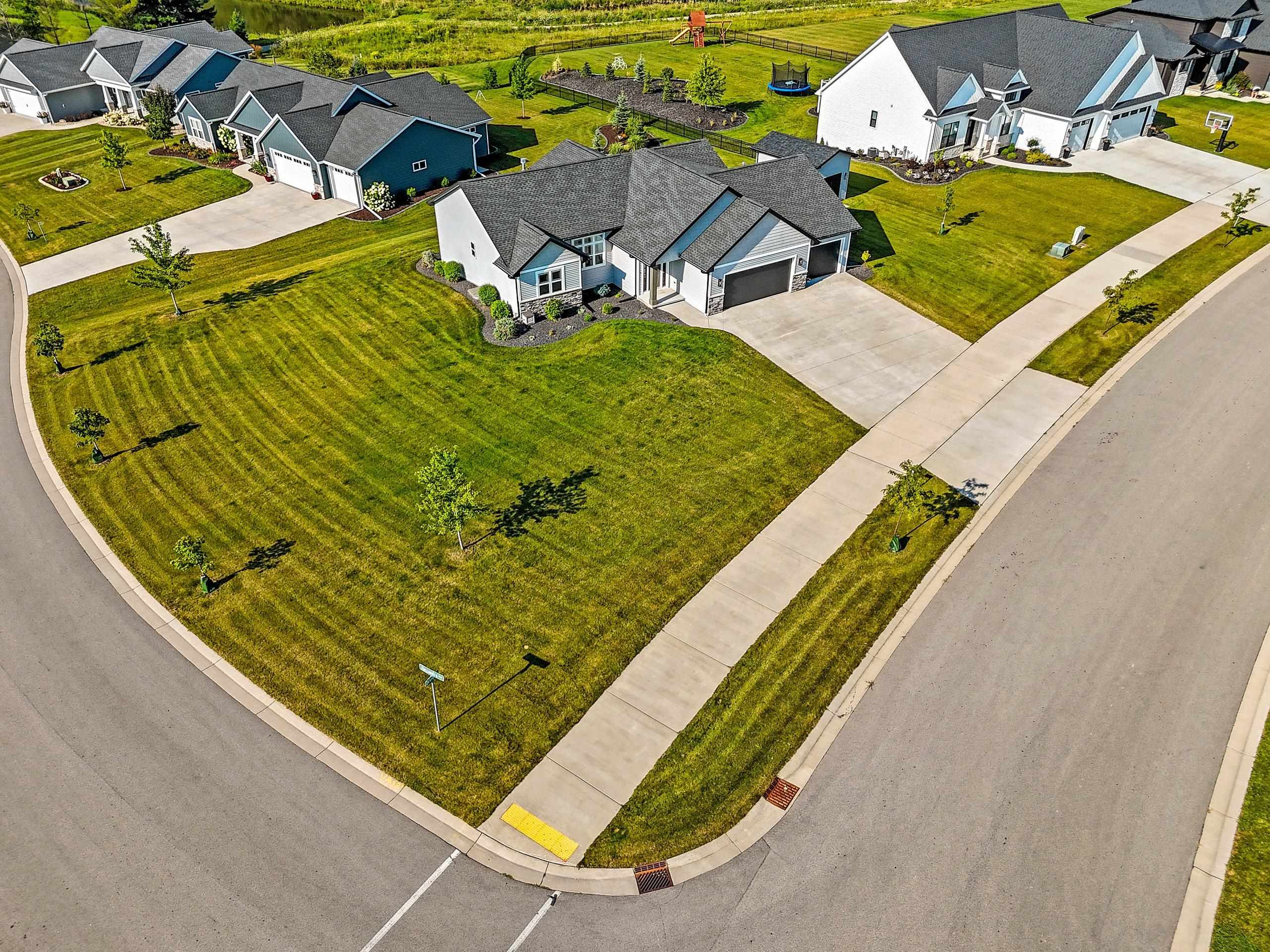 GREENVILLE, Wisconsin, 54942, United States, 4 Bedrooms Bedrooms, ,4 BathroomsBathrooms,Residential,For Sale,1926261