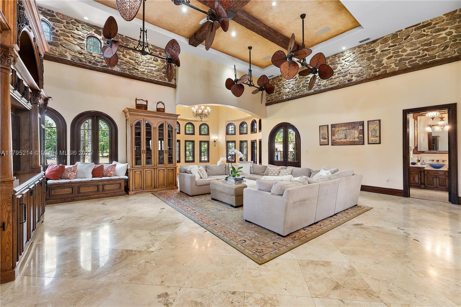 Homestead, Florida, 33031, United States, 6 Bedrooms Bedrooms, ,7 BathroomsBathrooms,Residential,For Sale,1804180