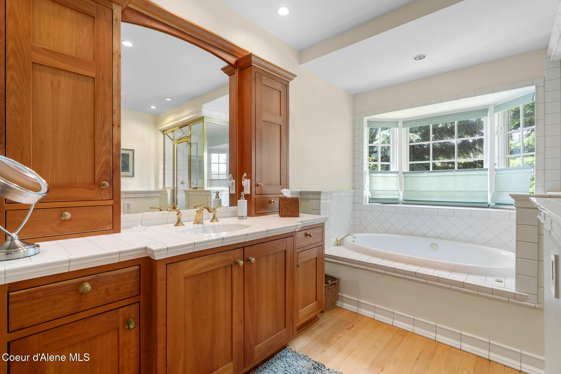 Coeur d'Alene, Idaho, 83814, United States, 4 Bedrooms Bedrooms, ,5 BathroomsBathrooms,Residential,For Sale,1864122