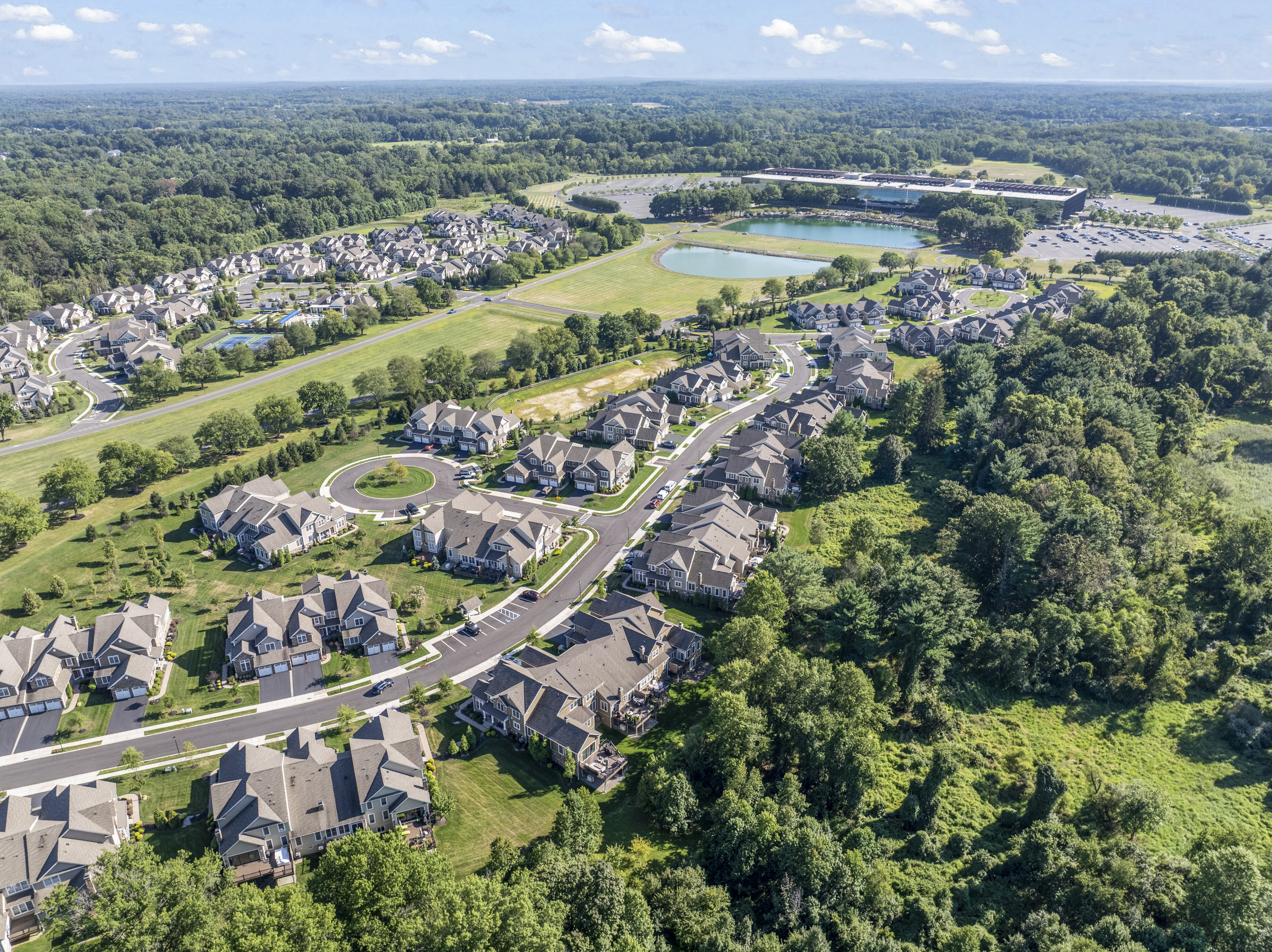 Holmdel, New Jersey, 07733, United States, 3 Bedrooms Bedrooms, ,4 BathroomsBathrooms,Residential,For Sale,1923321