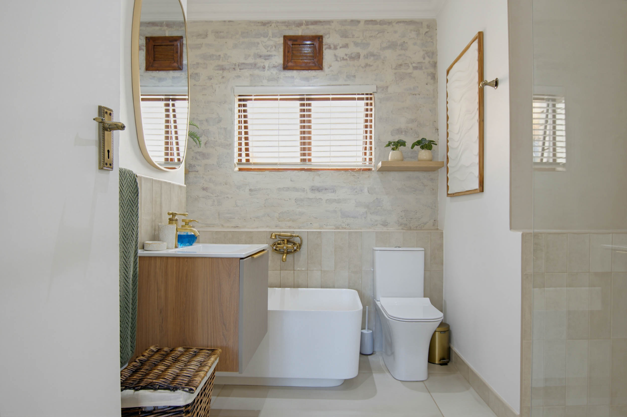  Fully Renovated Coastal Residence with Guest Flatlet and Sea Views in Salt Rock - 物件實景