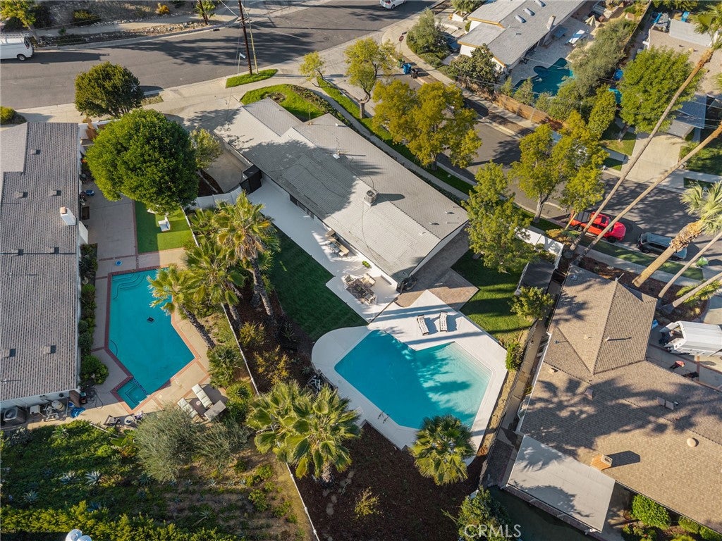 Woodland Hills, California, 91367, United States, 3 Bedrooms Bedrooms, ,2 BathroomsBathrooms,Residential,For Sale,1991959