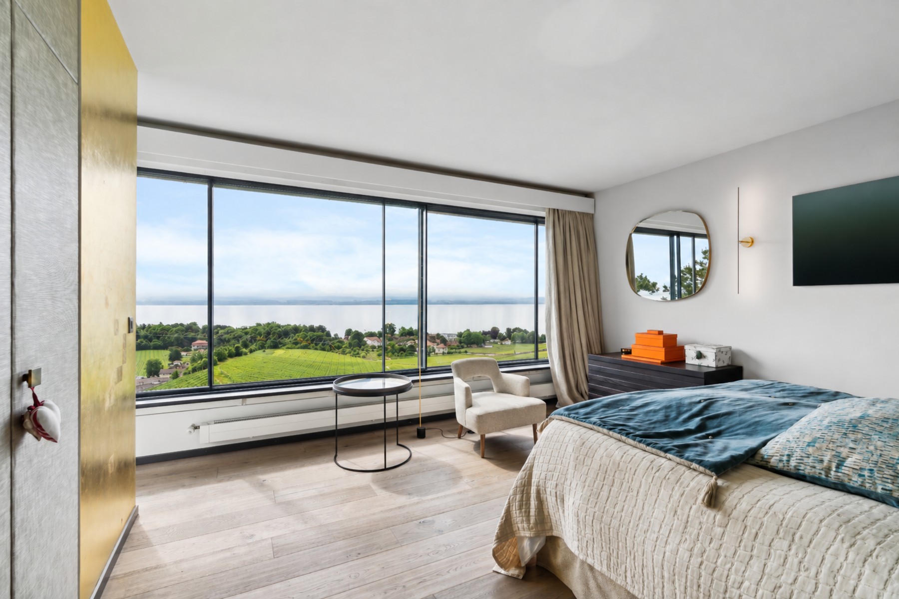  Contemporary villa with panoramic lake views and an indoor pool - 物件實景